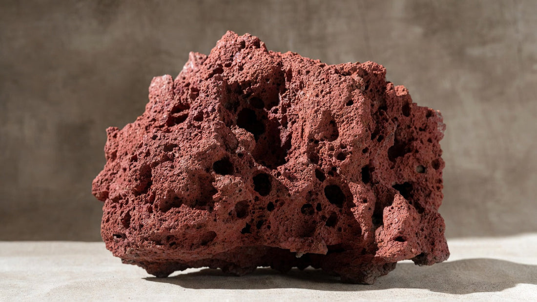 Ponza Taşı Nedir? Tarım ve Bahçecilikte Doğal Toprak Düzenleyici 🌿